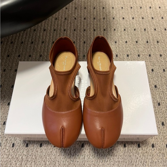 Maison Martin Margiela Shoes - Maison Martin Margiela Women's Brown Slip-On Split-Toe Ballet Flats
